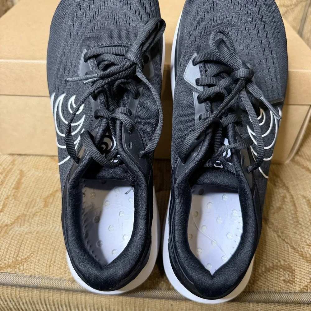 Topo Athletic Phantom 4 Black White Women's Size 7.5 Road Running Shoes